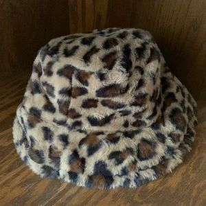 Vintage Fur Cheetah Print Bucket Hat. Women’s Large